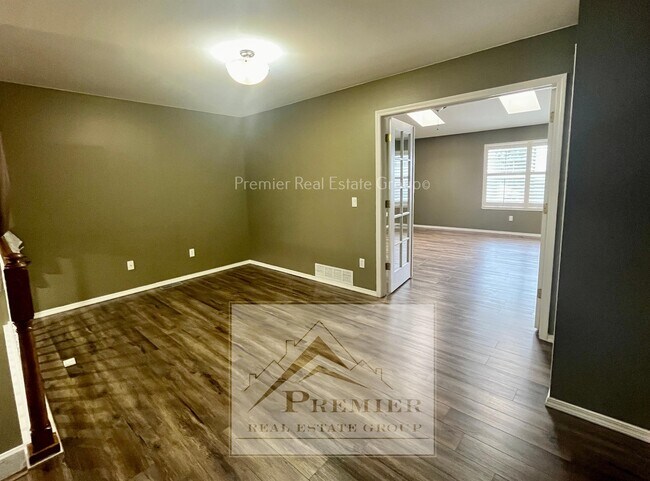 Building Photo - 6973 Los Reyes Cir