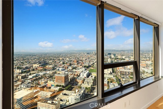 Building Photo - 1100 Wilshire Blvd