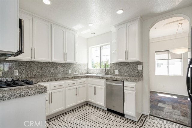 Building Photo - 2213 Marshallfield Ln