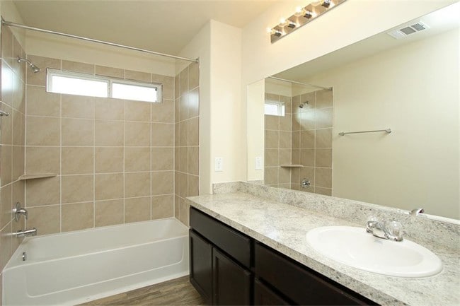 Building Photo - 21106 Sugar Orchard Ln
