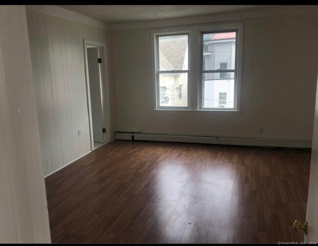 Building Photo - 167 Chestnut Ave