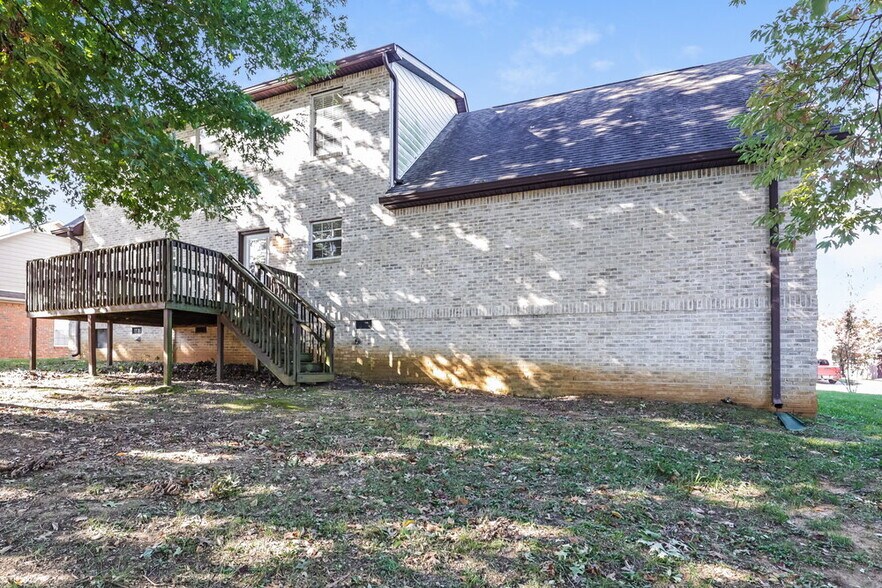 Building Photo - 2010 Slayton Dr