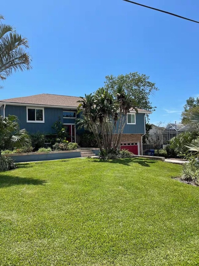 Building Photo - 4 Bed/2 Bath Waterfront Paradise with Pool, Dock & Gulf Access in Baileys Bluff