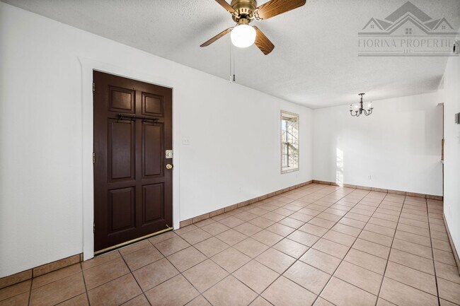 Building Photo - Santa Fe Charm on Camino Capitan