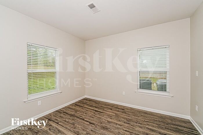 Building Photo - 6986 Rebecca Ln