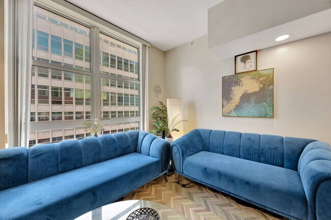 Building Photo - 111 E Flagler St