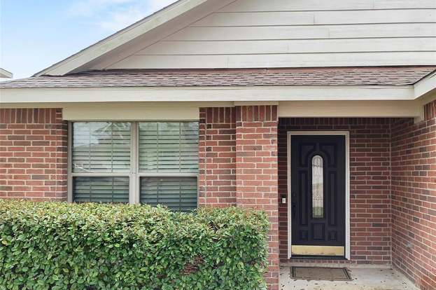 Building Photo - 21235 Bending Green Way