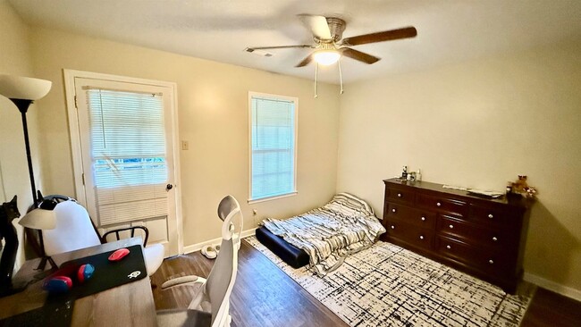 Building Photo - 379 Dove Valley Rd