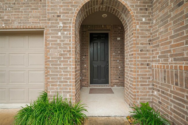 Building Photo - 5011 Pine Ridge Knoll Ct