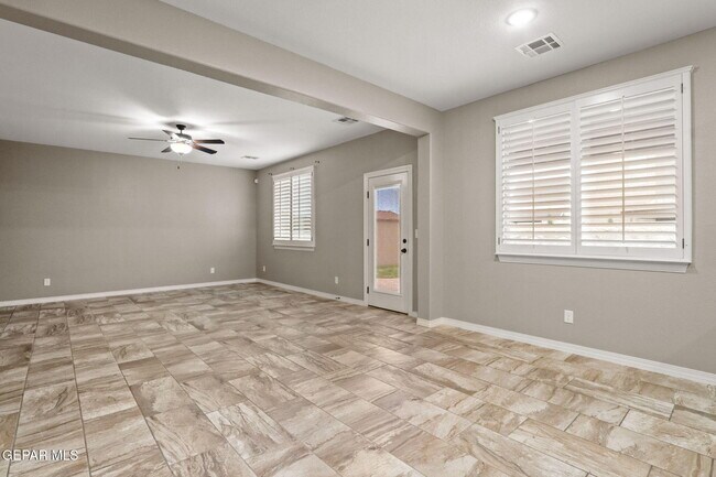 Building Photo - 4521 Marisabel Azcarate St
