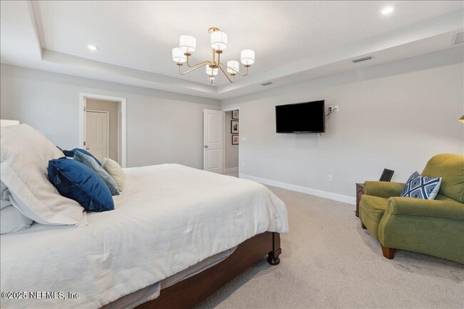 Building Photo - 552 Meadow Creek Dr