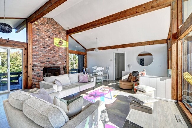 Building Photo - 323 Marine Blvd