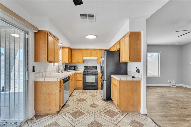 Building Photo - 8200 Cimarron Ridge Dr
