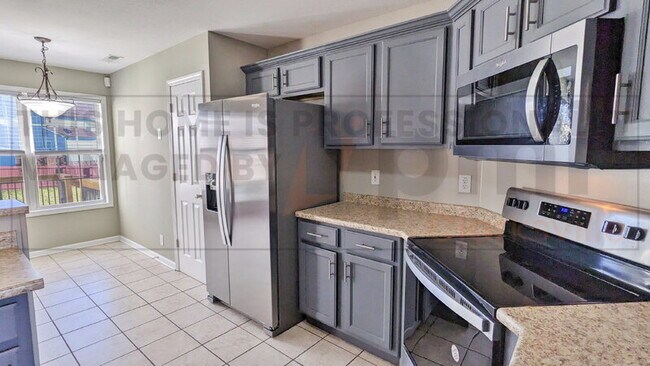 Building Photo - 2780 Cascade Dr