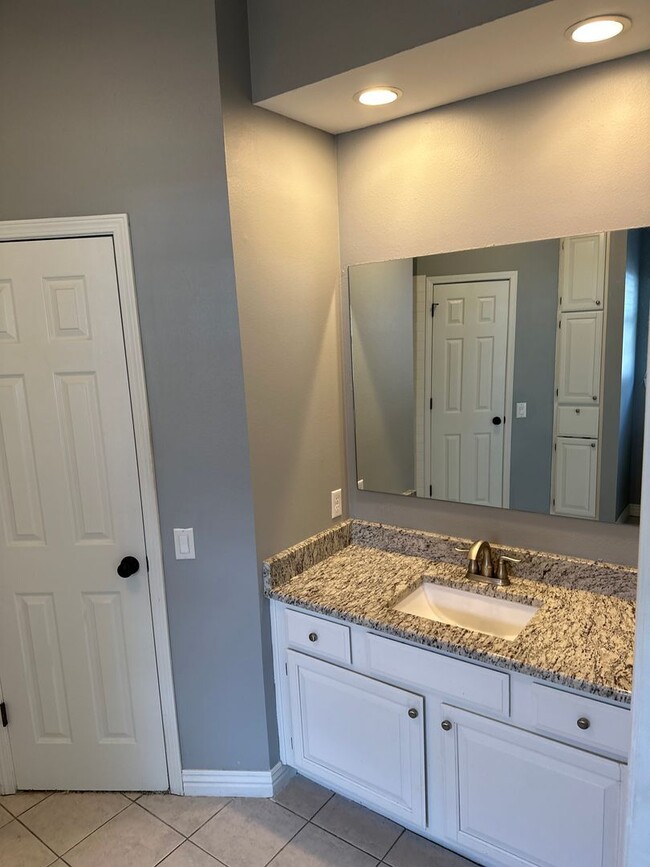 Building Photo - Available June 1st! 3-Bedroom, 2-Bathroom ...
