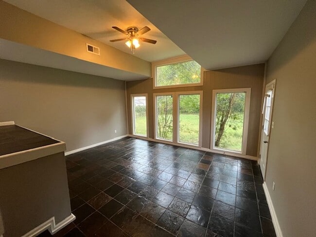 Building Photo - Renovated 4 Bedroom 2 Bath Home for Rent!!