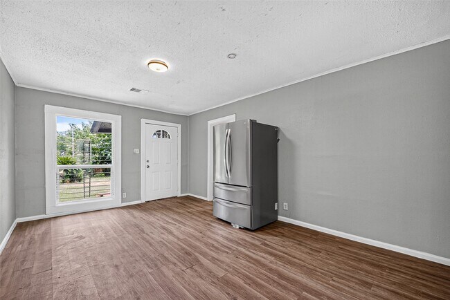 Building Photo - 4118 Sunflower St