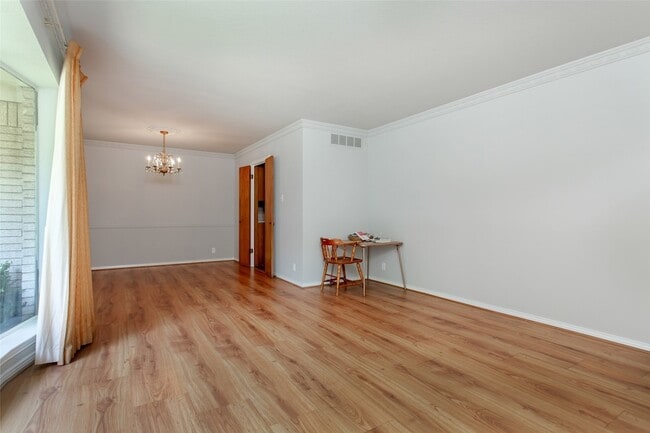 Building Photo - 6105 E University Blvd