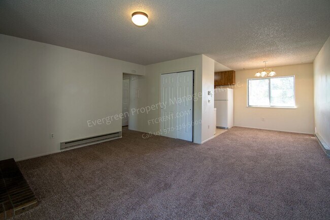 Building Photo - 3950 Manhattan Ave