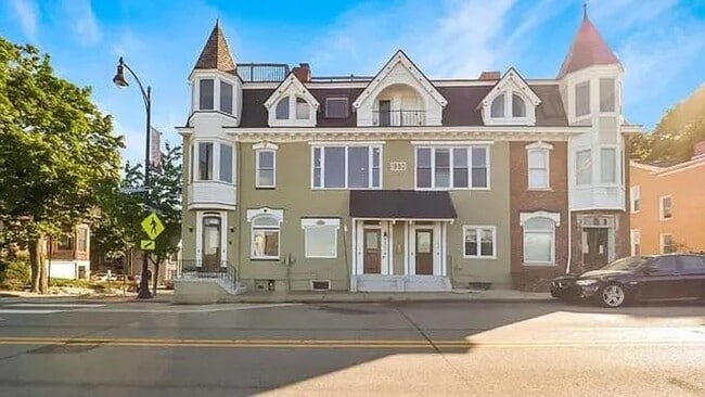 Building Photo - 203 Grandview Ave