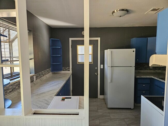 Building Photo - 2211 Patou Dr W