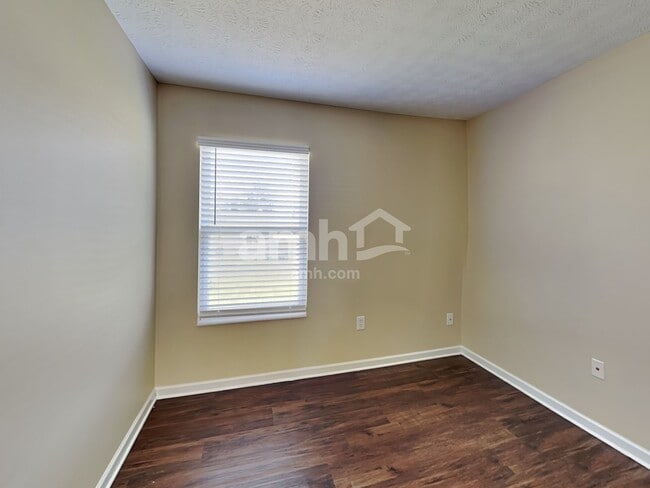 Building Photo - 5960 Driftwood Ct