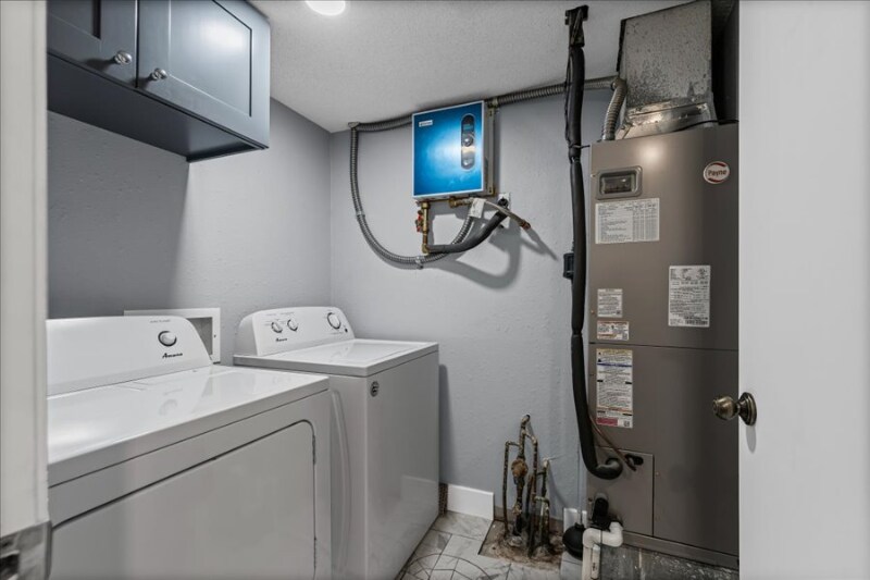 Building Photo - 2417 Hartford Rd