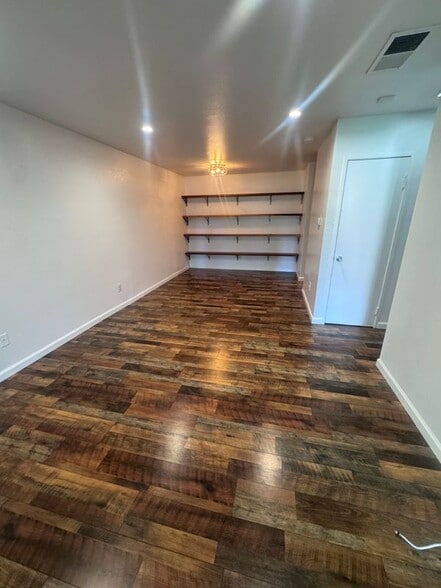 Building Photo - 2825 N Los Felices Rd