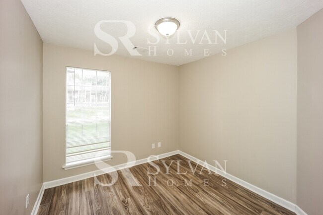 Building Photo - Feel right at home in this charming 3 bedr...