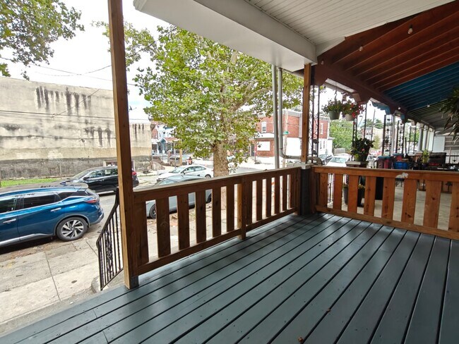 Building Photo - 3740 N 13th St