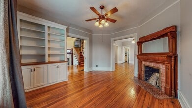 Building Photo - 5 Bed/ 2.5 Bath Phenomenal Old Louisville Home