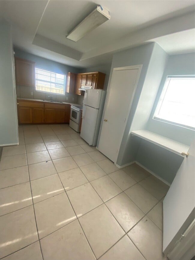 Building Photo - 12702 Rio Bravo St