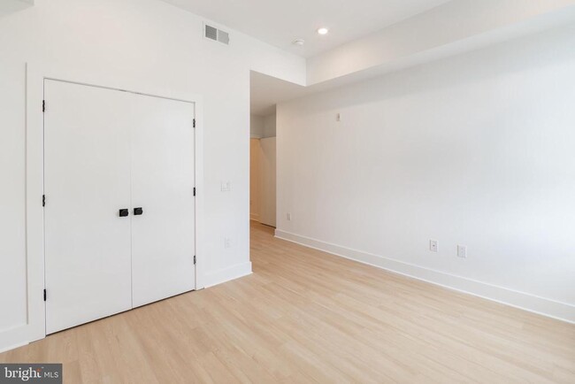 Building Photo - 4408 Lancaster Ave
