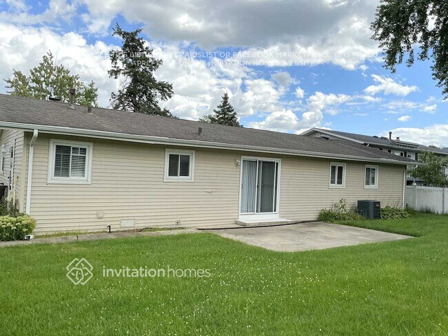 Building Photo - 15416 Ridgeland Ave