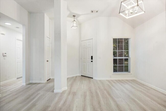 Building Photo - 29927 Sunwillow Creek Dr