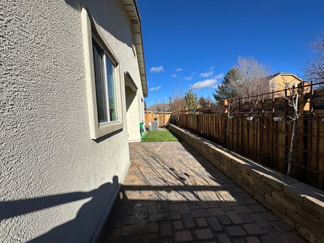 Building Photo - Beautiful single story home in Wing Field ...