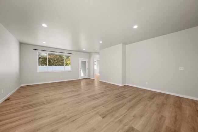 Building Photo - 4283 N Stout Ct