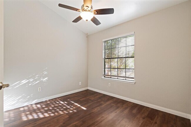 Building Photo - 8704 Birmingham Dr