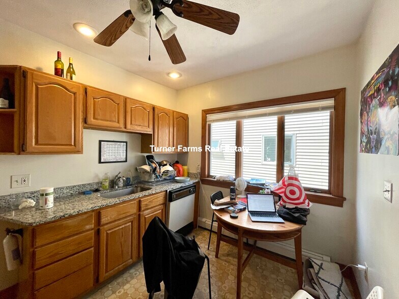 Primary Photo - 290 Boston Ave