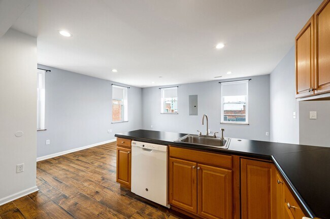 Building Photo - 6 N 18th St