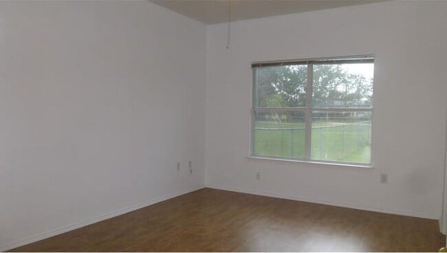 Building Photo - 501 Tablerock Cir