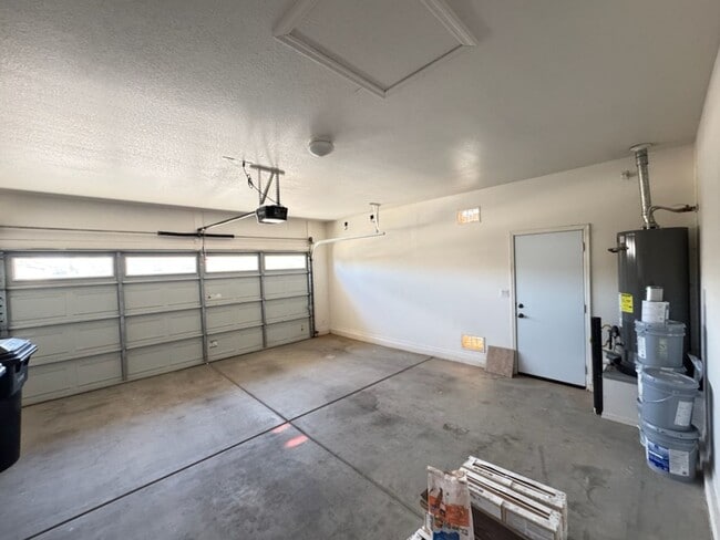 Building Photo - Chandler 4 bed 2 bath