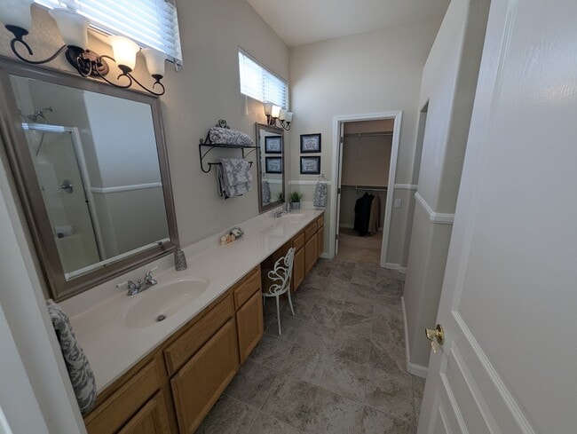 Building Photo - 4087 Coldwater Dr