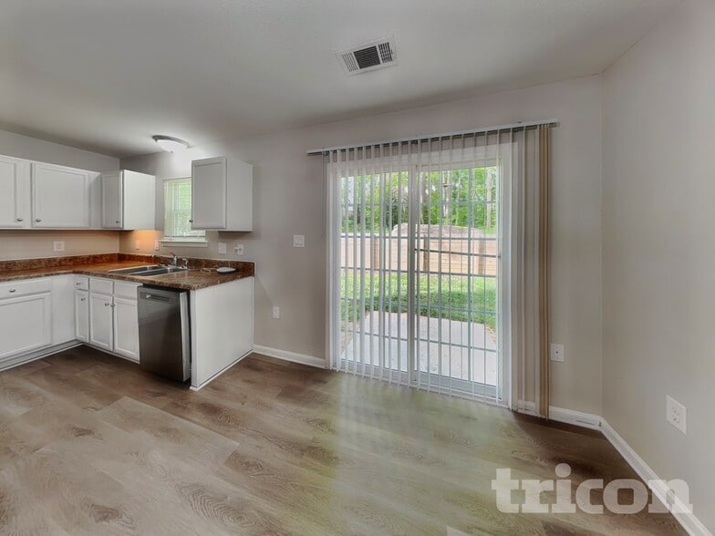 Building Photo - 4936 Broad Leaf Ct