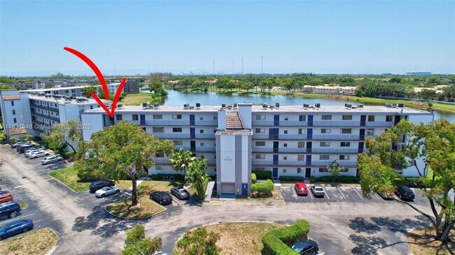 Building Photo - 8720 N Sherman Cir