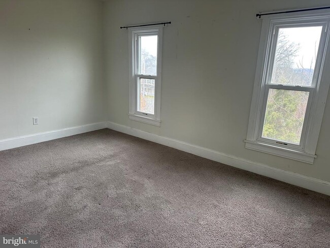 Building Photo - 64 Church Rd