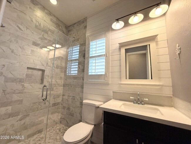 Building Photo - 20618 W Edgemont Ave