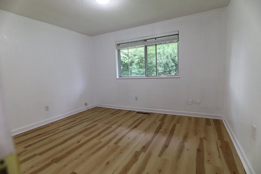 Building Photo - 5377 Flotron Dr