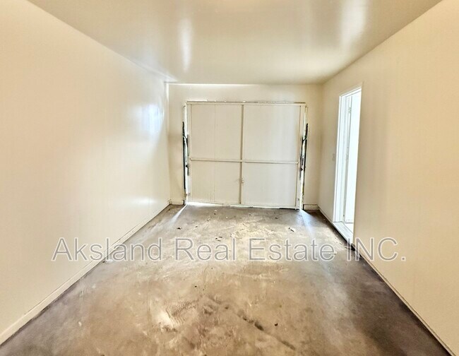 Building Photo - 200 Northwoods Ave