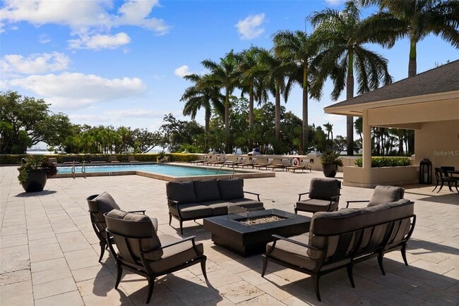 Building Photo - 3301 Bayshore Blvd